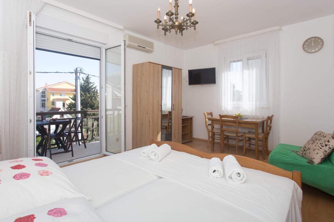 Apartments Villa Japeri Kaštela Rom bilde
